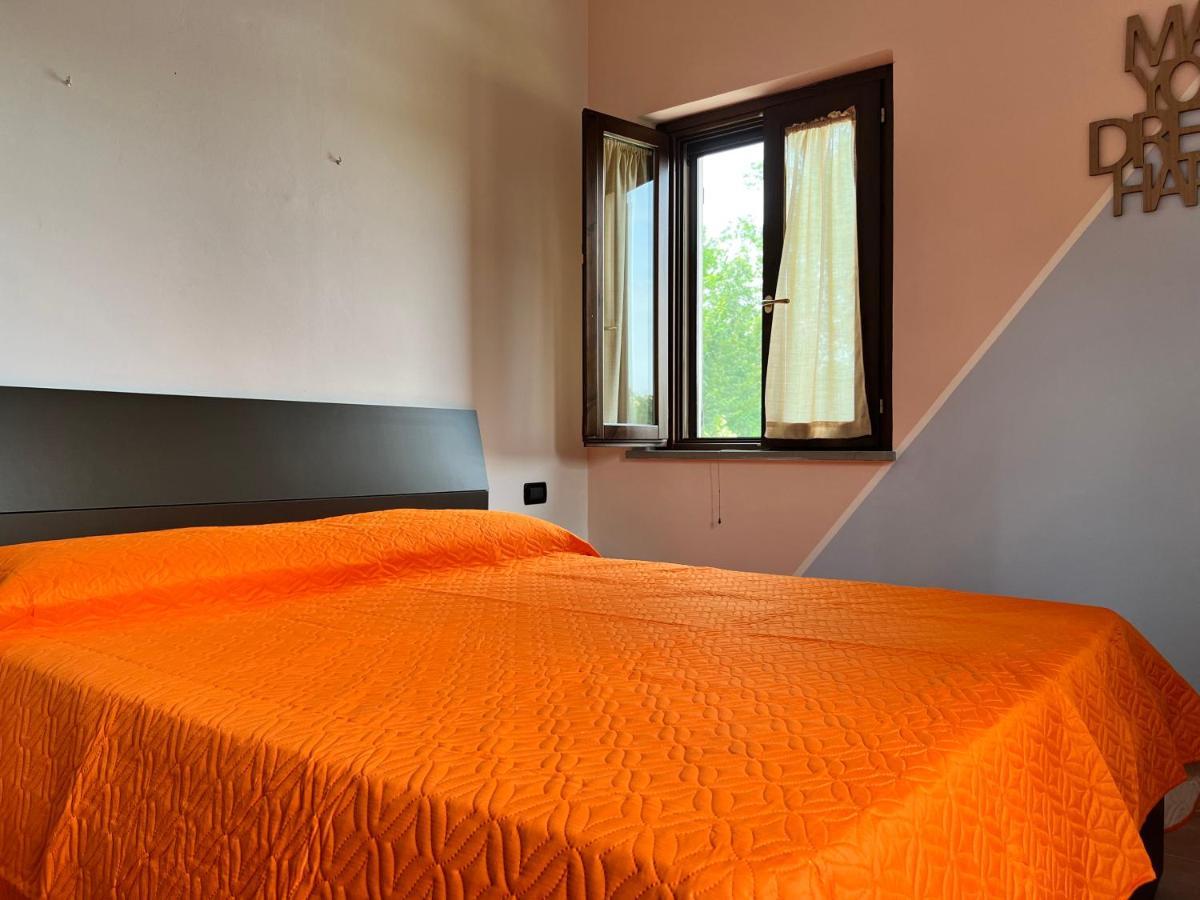 Country House Western Club Sant'Omero エクステリア 写真