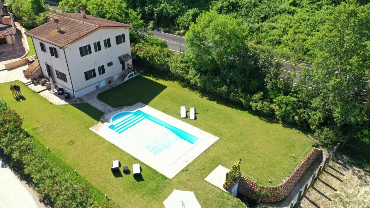 Country House Western Club Sant'Omero エクステリア 写真