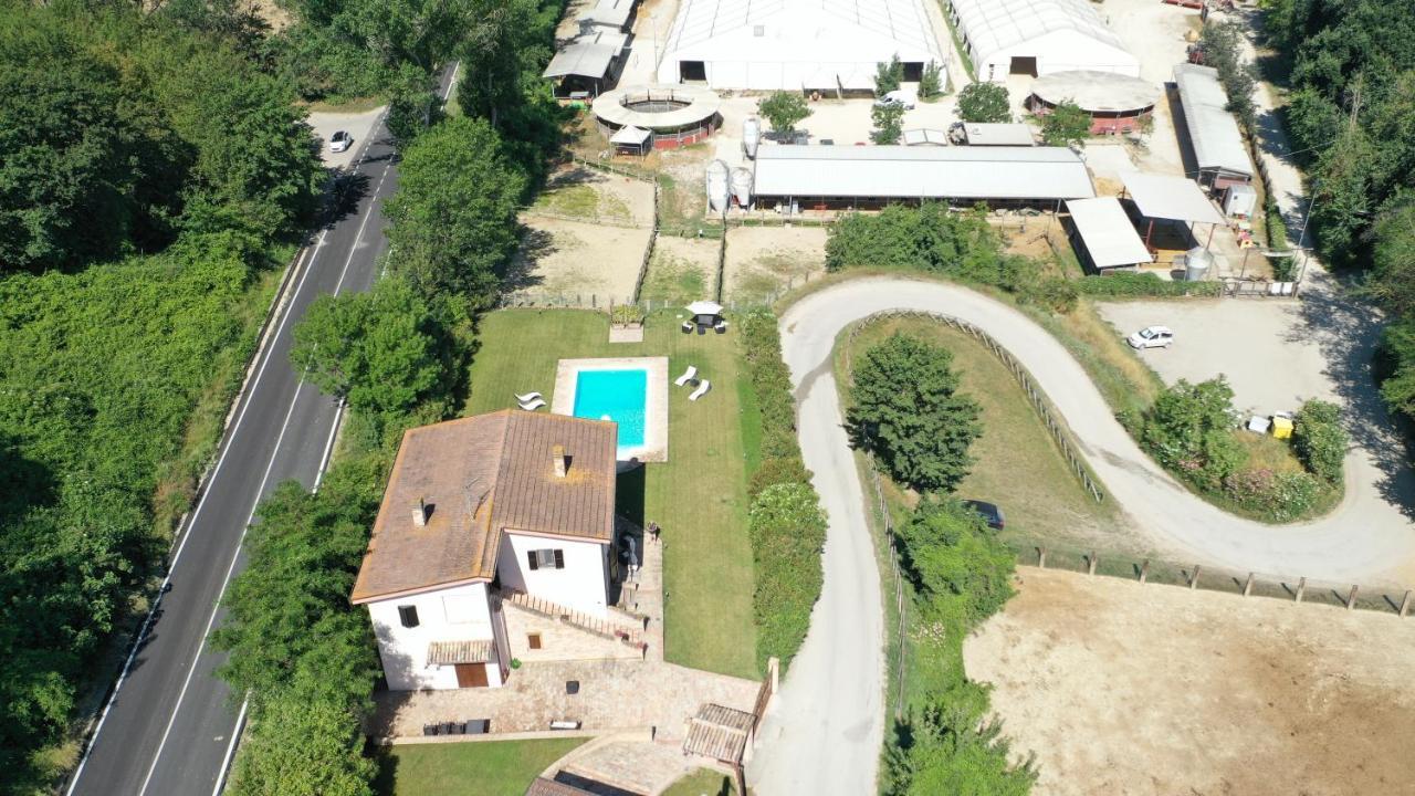 Country House Western Club Sant'Omero エクステリア 写真